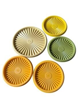 Five Tupperware Serviler Lids